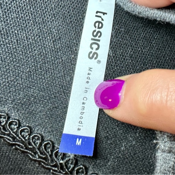 Cold shoulder top - Picture 6 of 6